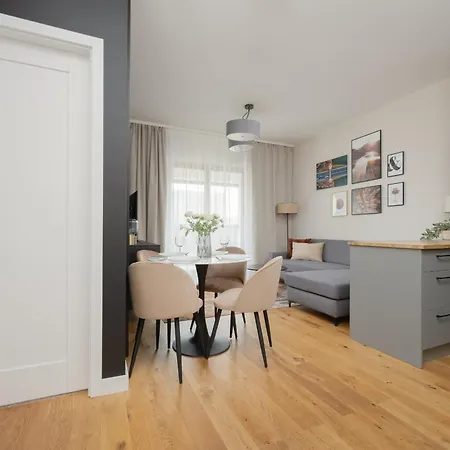 Cozy Apartment With Air Conditioner And Parking By Noclegi Renters Warsaw Exterior photo