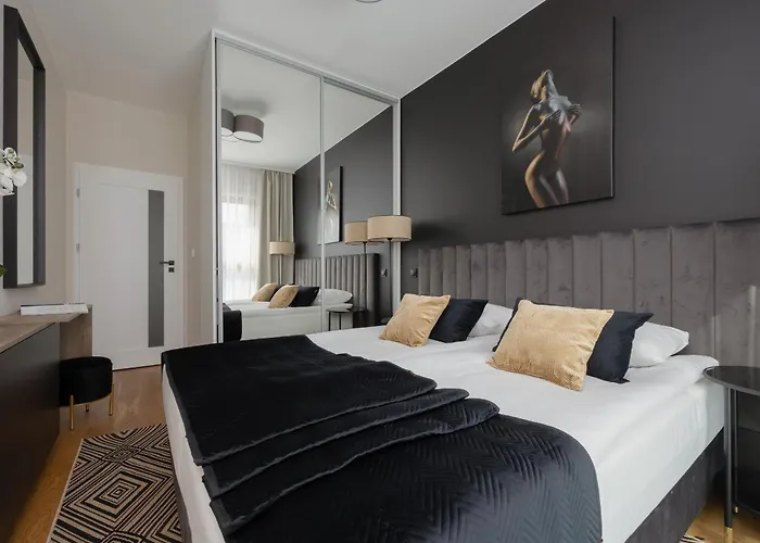 Cozy Apartment With Air Conditioner And Parking By Noclegi Renters